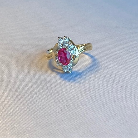 Vintage Cocktail Ring - Picture 1 of 10